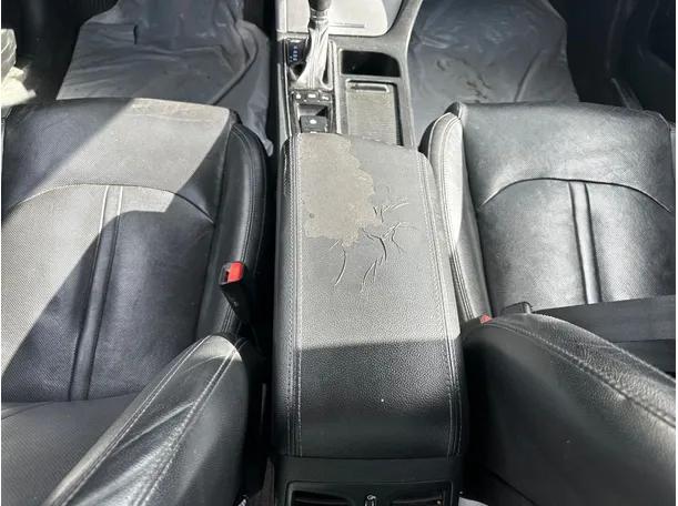 Car image 29