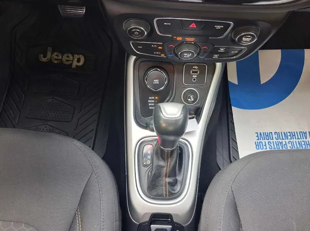 Car image 17