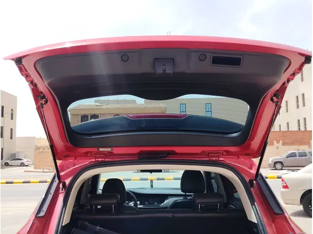 Car image 25