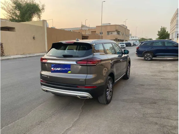 Car image 5