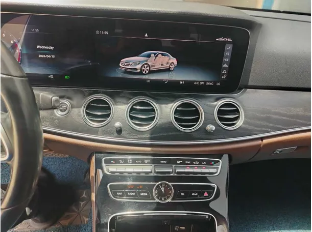 Car image 25