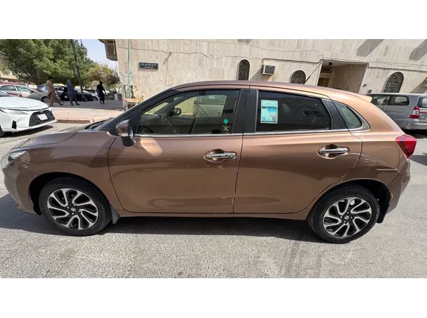 Car image 8