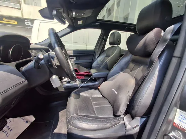 Car image 12