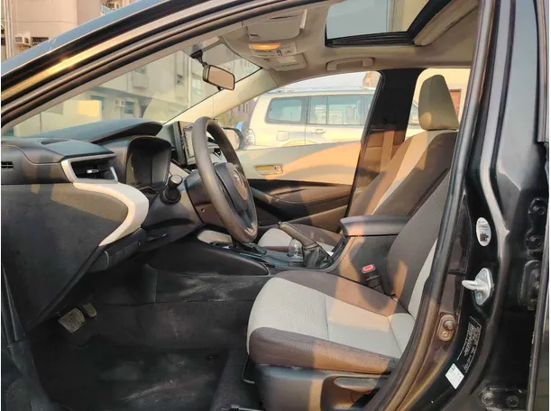 Car image 13