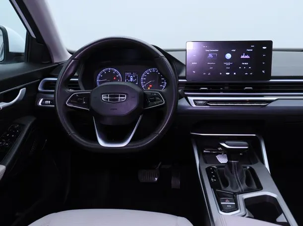 Car image 15