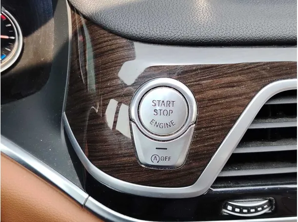 Car image 32