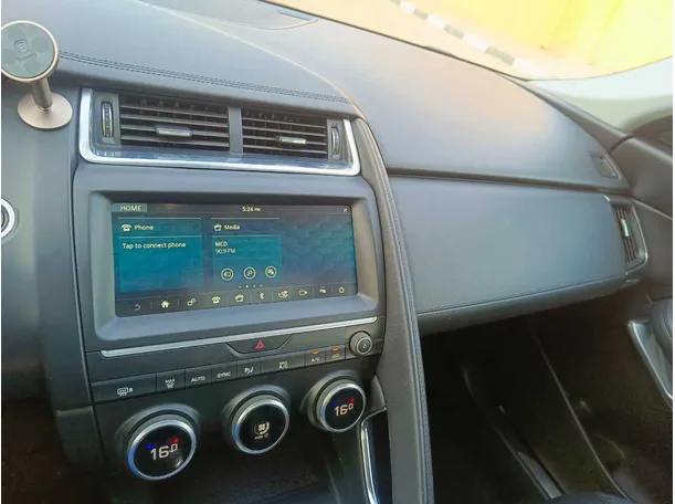 Car image 25