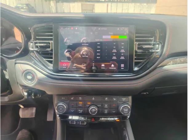 Car image 25