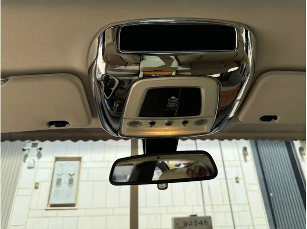 Car image 29