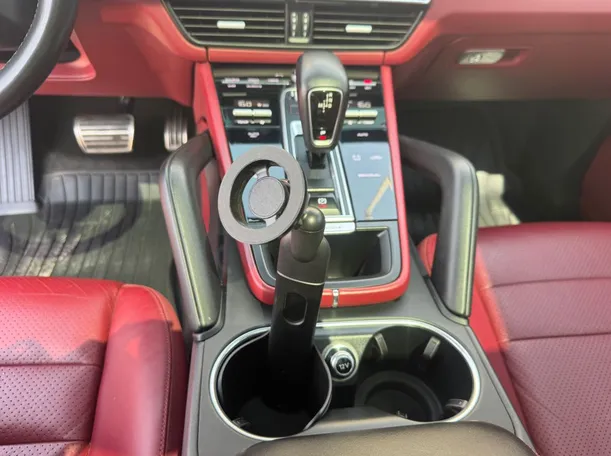 Car image 15