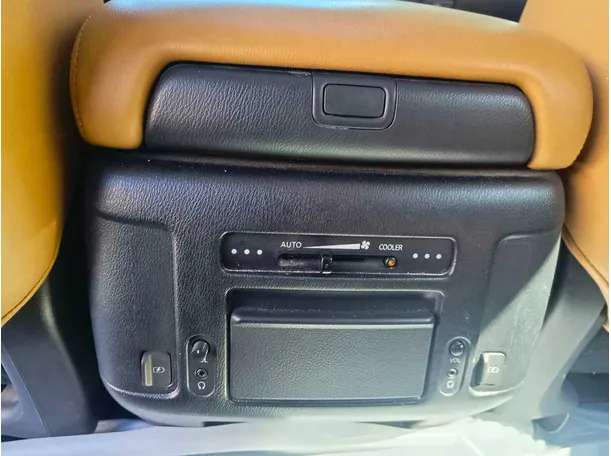 Car image 35
