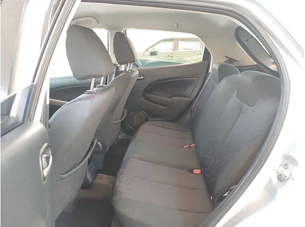 Car image 13