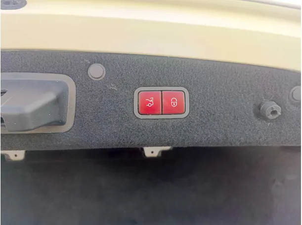 Car image 36
