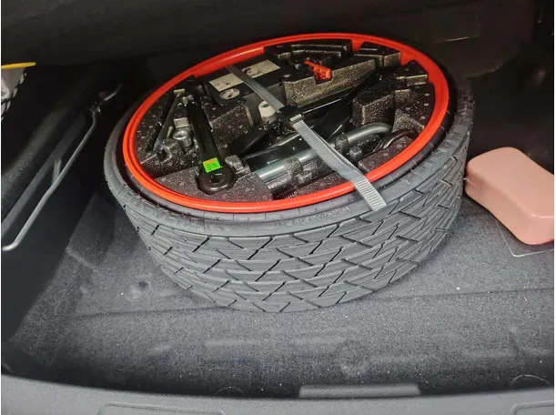 Car image 43