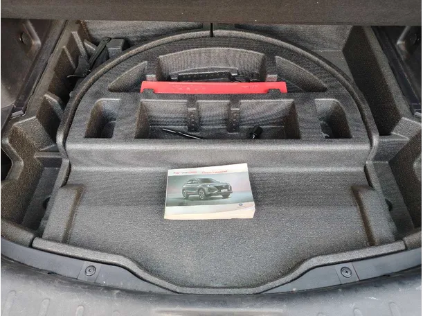 Car image 28