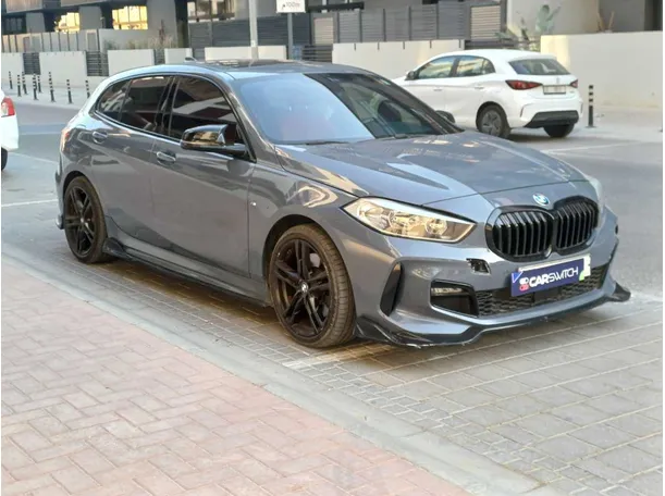 Car image 4