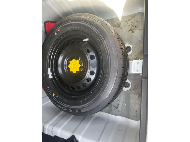 Car image 23
