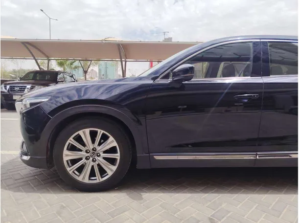 Car image 9