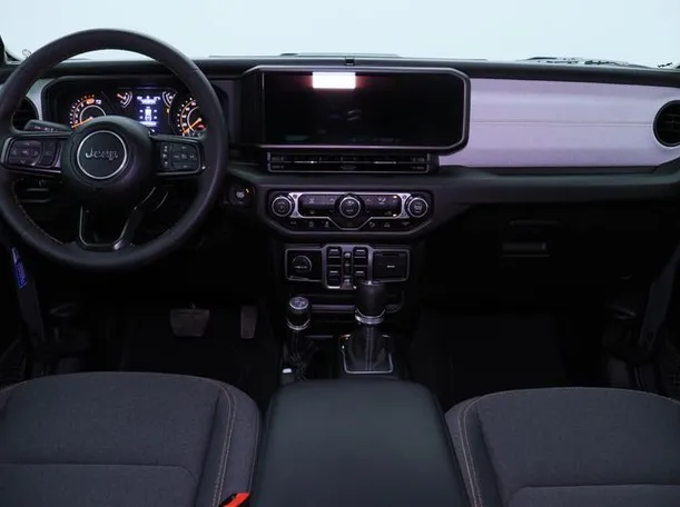 Car image 14