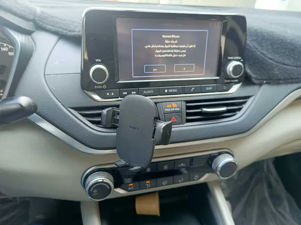 Car image 19