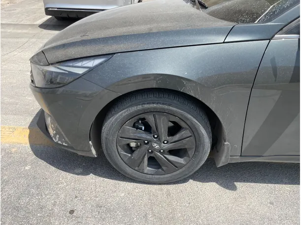 Car image 9