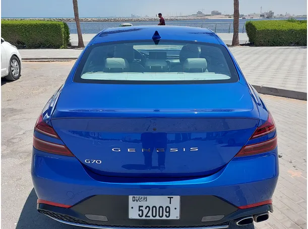 Car image 9