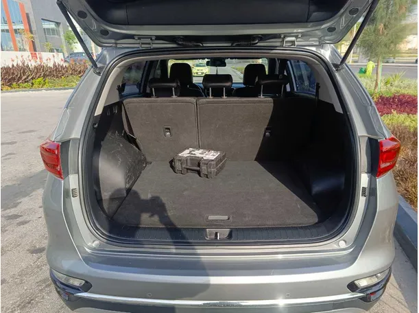 Car image 27
