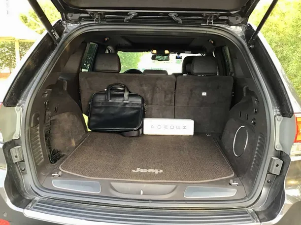 Car image 16