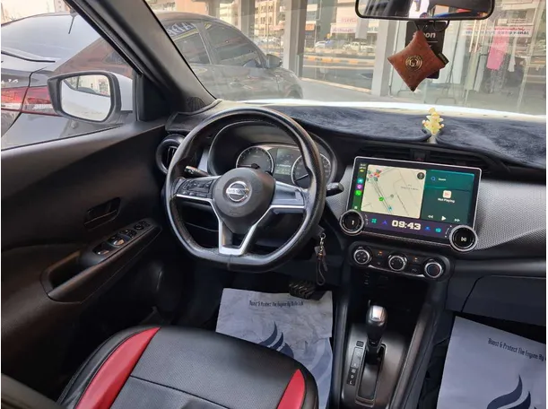 Car image 14