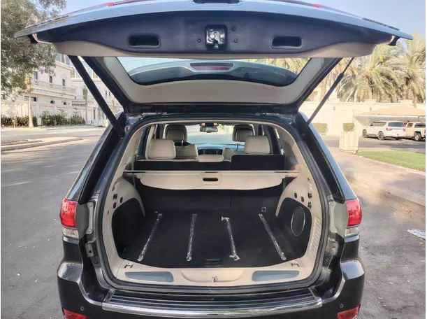 Car image 23