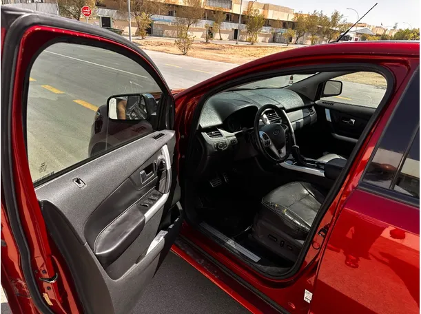 Car image 11
