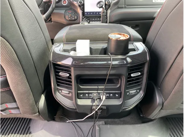 Car image 26