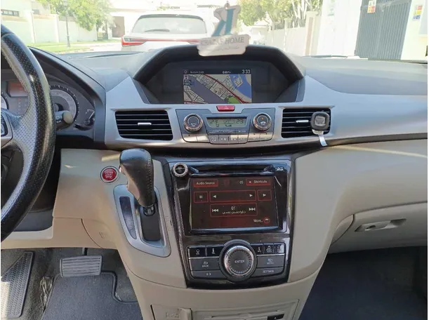Car image 18