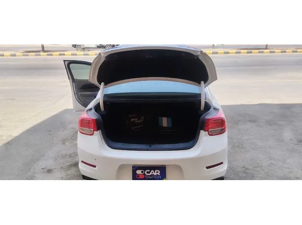 Car image 20