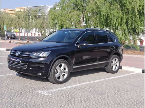 2014 Volkswagen Touareg in Dubai