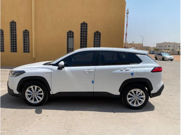 Car image 8