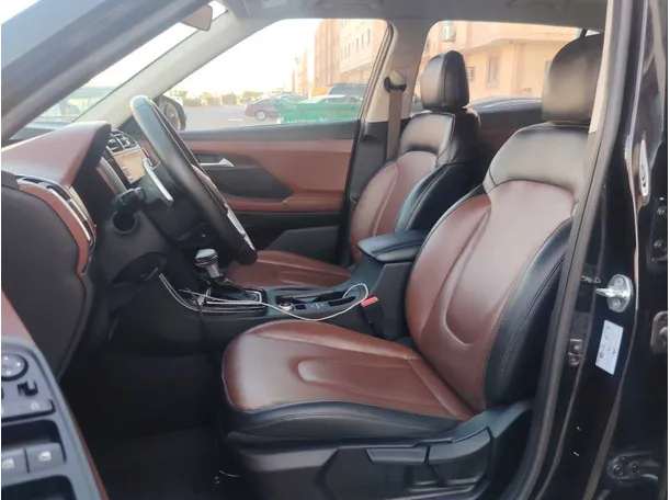 Car image 12