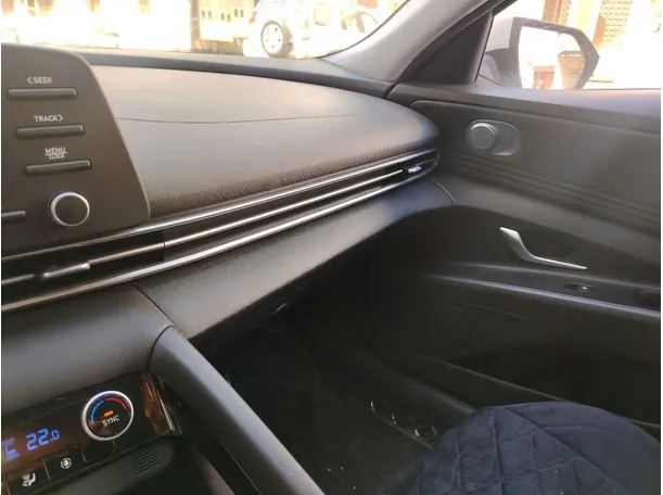 Car image 33