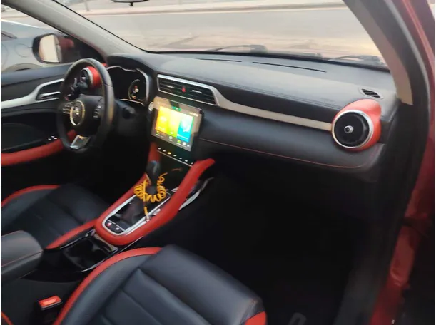 Car image 13