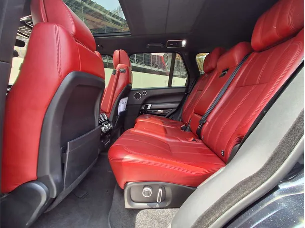 Car image 16