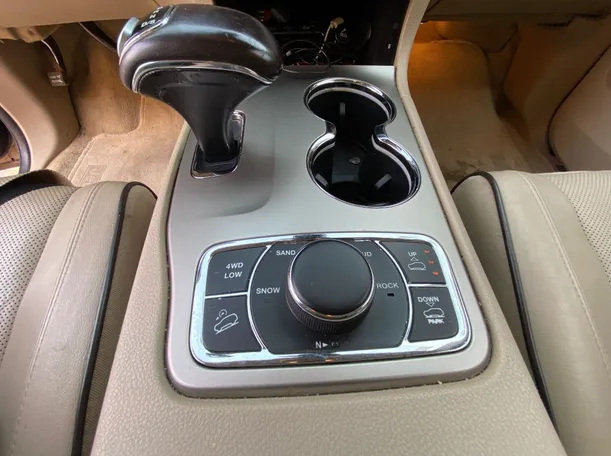 Car image 18