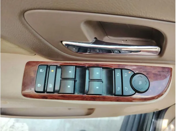 Car image 34