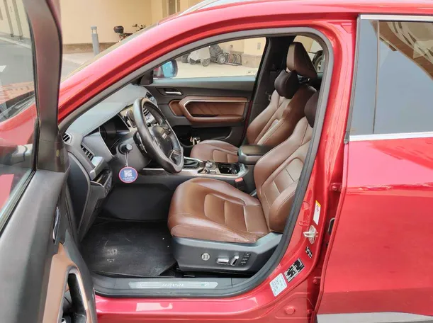 Car image 11