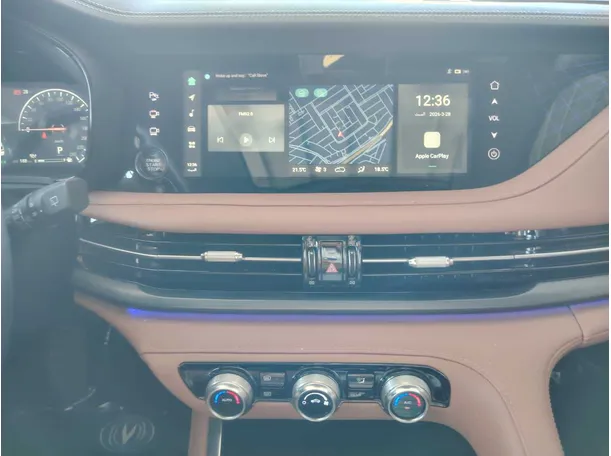 Car image 26