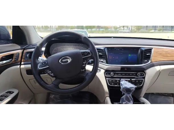 Car image 17