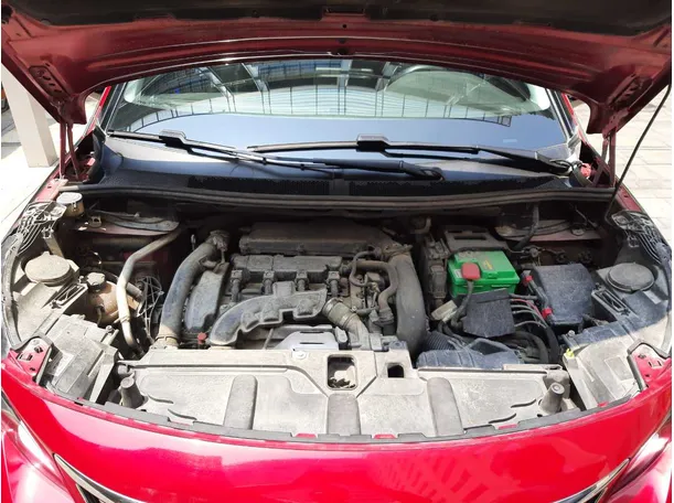 Car image 18