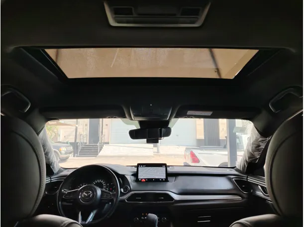 Car image 19