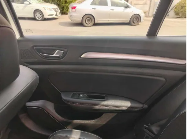 Car image 36