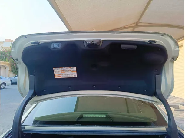 Car image 29