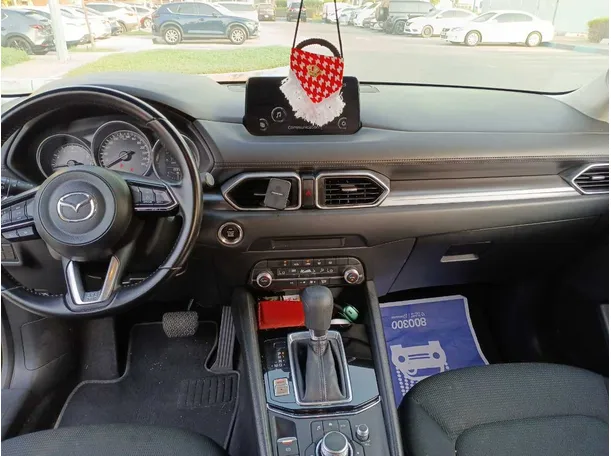 Car image 14
